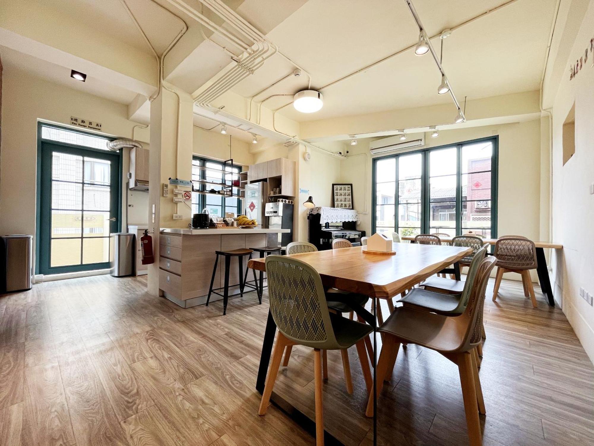 Funtime Hostel Chiayi Exterior foto